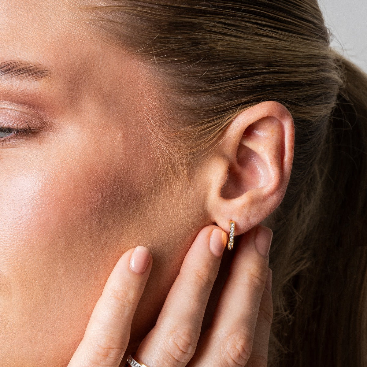 ARIELLE Gouden Zirconia Hoops